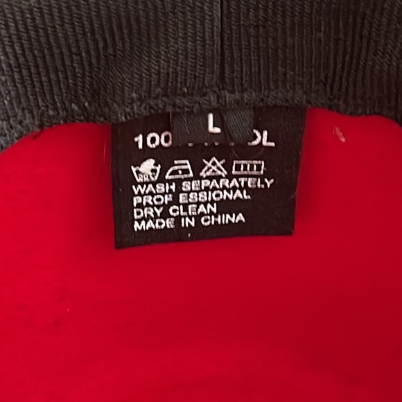 Queen of Hearts Hat - Picture 6 of 7